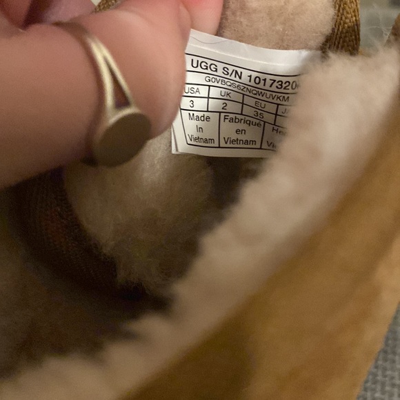 uggs - Picture 3 of 3